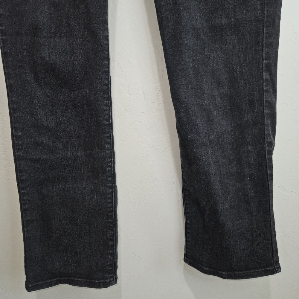 Levi's 314 Shaping Straight Leg Faded Black Denim Jeans Women's Size 31 - Picture 4 of 12